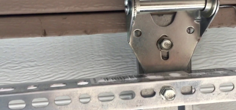 commercial garage door hinges repair in Muskoka